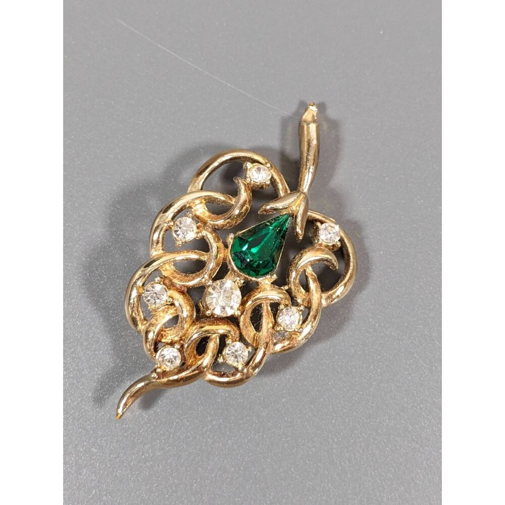 Vintage Green Teardrop Rhinestone Open Work Leaf Gold Tone Brooch Pin‎